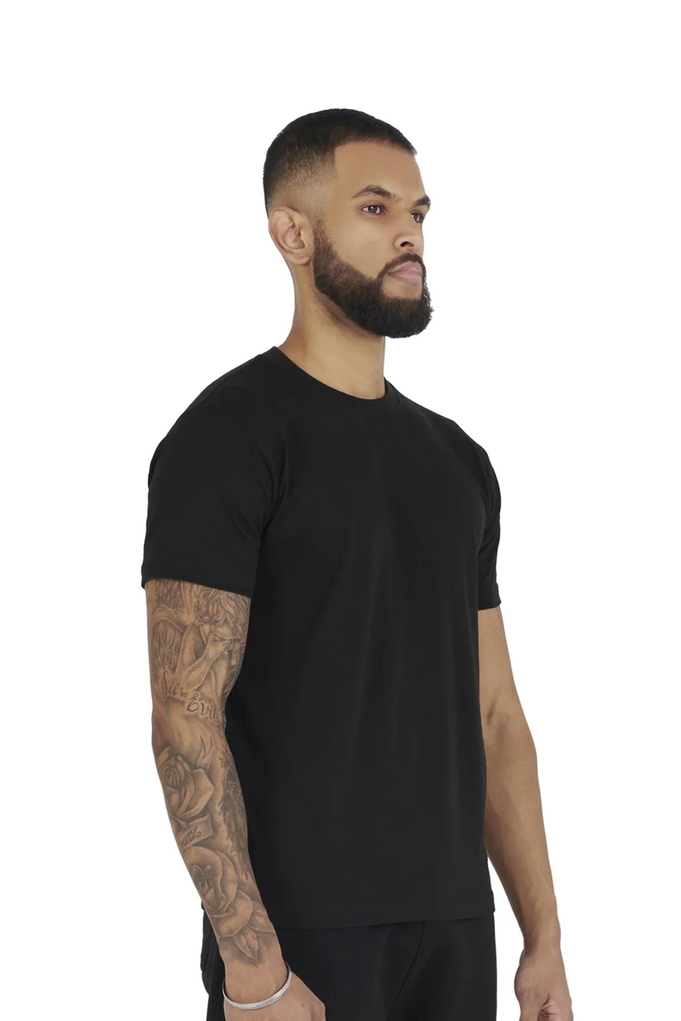 Essential Regular Fit T shirt 180GSM black front